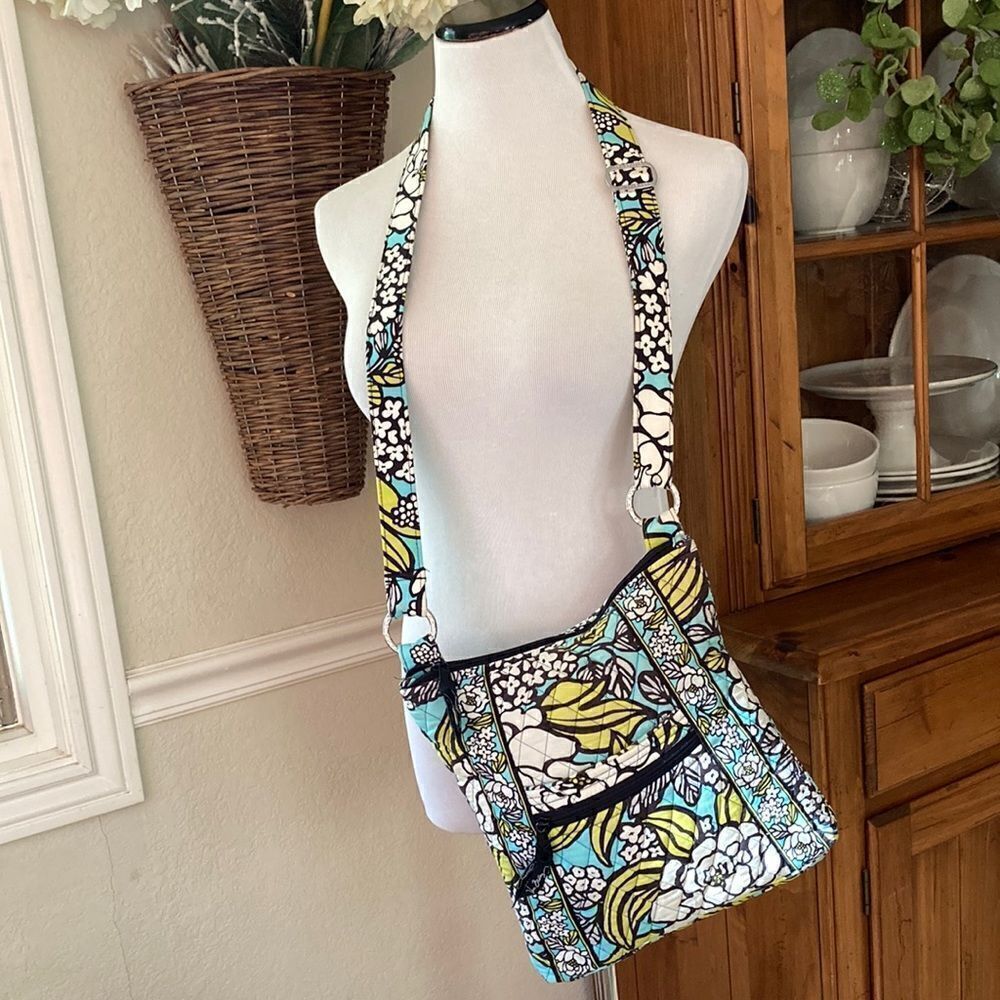 Vera Bradley Hipster In Island Blooms Spring Crossbody Bag